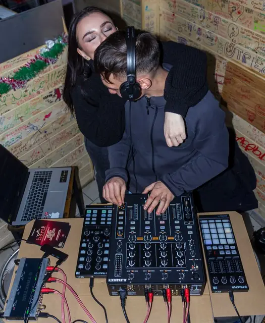 DJ set dentro Le Panche di Bologna